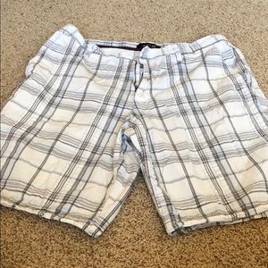 Men’s plaid shorts